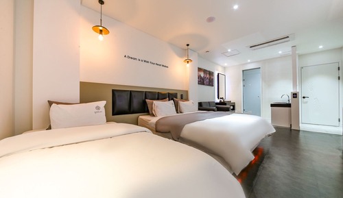 Room (Business (early check-in))