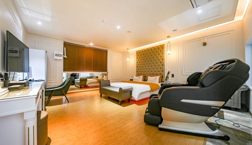 Room (Special)