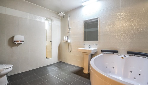 Room (VIP (Netflix available couple bathtub)