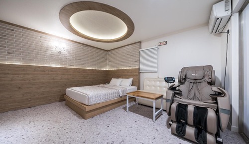 Room (VIP B (Massage Chair Spa Tub Styler C)