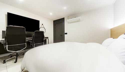 Room (Deluxe-double PC room (non-smoking co)