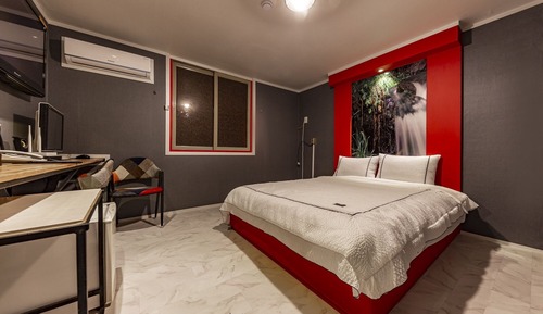Room (24-Hour Stay (Bathtub OTT))