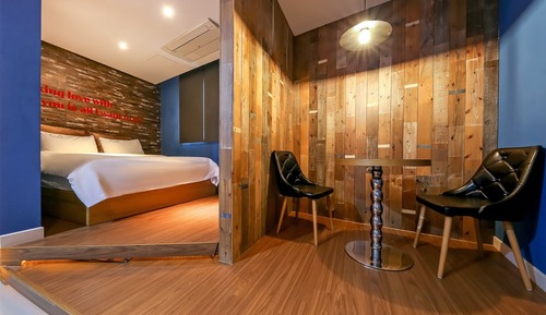 Room (Standard room (latex mattress Netflix)