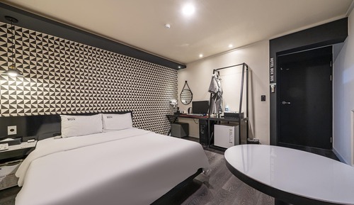 Room (Standard (1 person breakfast/1 PC/bat)