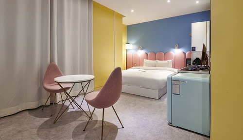 Room (VIP (2PC 5 types of OTT viewing avail)