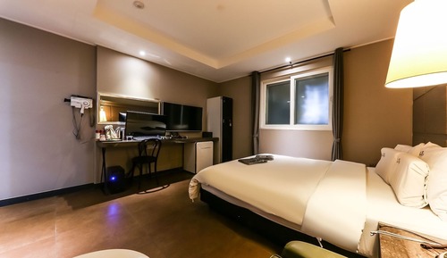 Room (Premium (up to 5000 won discount when)