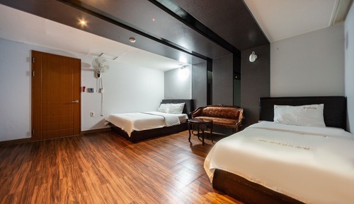 Room (Deluxe Room Twin - Check-in 13:00 / C)