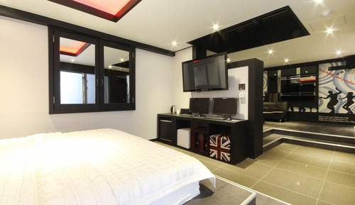 Room (Suite (karaoke room + 2021 latest son)