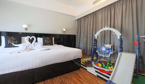 Habitación familiar, 1 cama de matrimonio grande, no fumadores, vistas a la ciudad