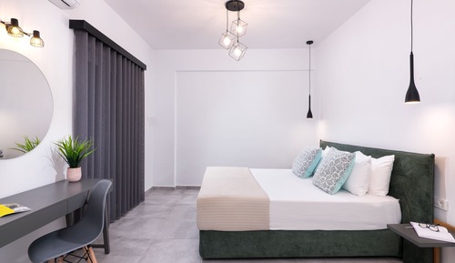 Apartamento superior, balcón, vistas a la ciudad