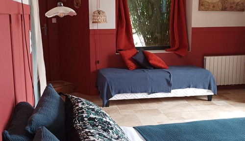 Habitación superior con 1 cama doble o 2 individuales, terraza (La Chapelle)