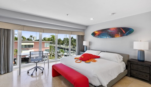 Ático de lujo, 3 habitaciones, balcón, vistas a la bahía
