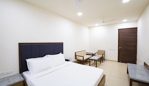 Deluxe Room, 1 King Bed