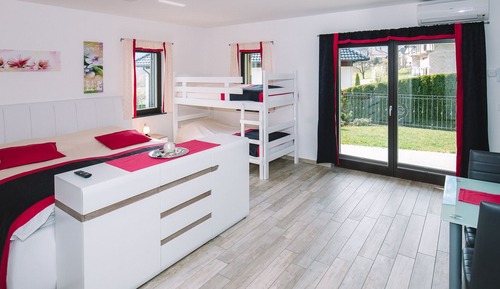Apartamento (Apartment Triglav view with terrace)