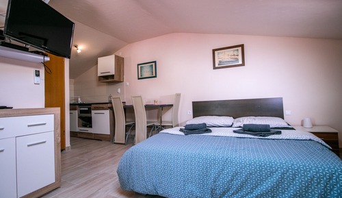 Apartamento (Apartment Jug with terrace)