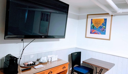 Habitación económica, 1 cama de matrimonio grande, no fumadores, baño privado