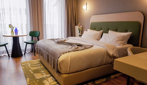 Estudio Confort, 1 cama de matrimonio grande, balcón
