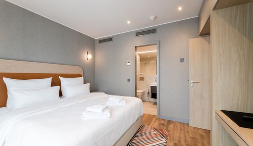Suite superior, 1 cama de matrimonio grande, cocina, vistas a la ciudad