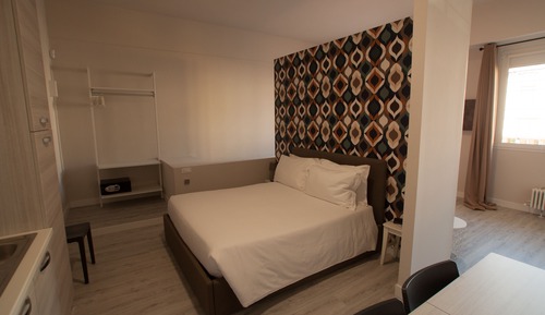 Apartamento, en edificio anexo