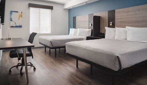 Double Queen Suite