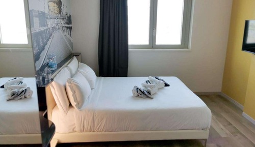 Habitación superior con 1 cama doble o 2 individuales, no fumadores