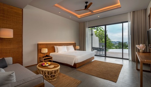 Hill Villa King