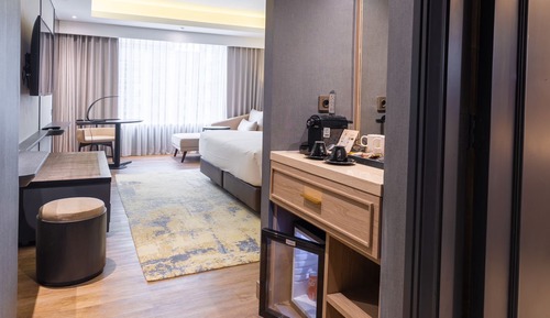 Premium King Room