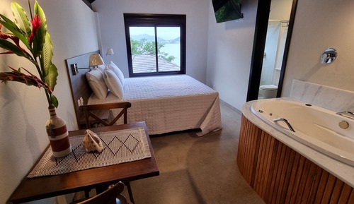 Habitación Confort doble, bañera de hidromasaje, vistas al mar