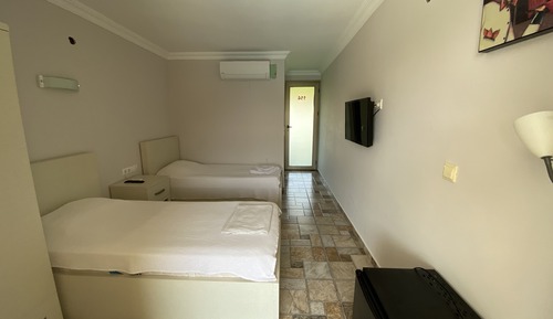 Habitación estándar con 1 cama doble o 2 individuales