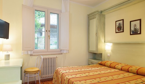 Habitación básica con 1 cama doble o 2 individuales, 1 cama de matrimonio