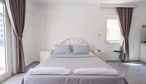 Standard Double Room, 1 Bedroom, Partial Sea View