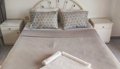 Standard Twin Room, Partial Sea View