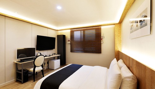 Habitación estándar doble (Breakfast not provided on Monday)