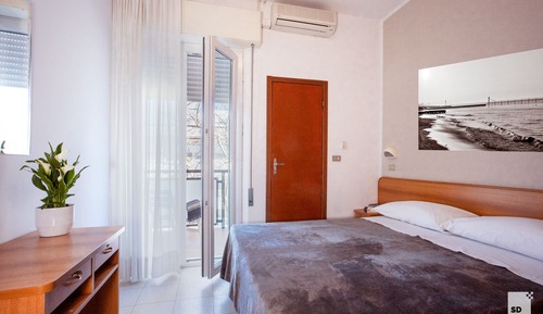 Habitación económica con 1 cama doble o 2 individuales
