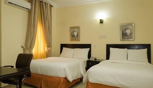 Habitación superior con 1 cama doble o 2 individuales