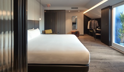 Suite, balcón, vistas a la ciudad