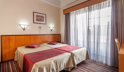 Habitación estándar con 1 cama doble o 2 individuales