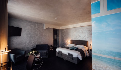 Suite de lujo, bañera de hidromasaje