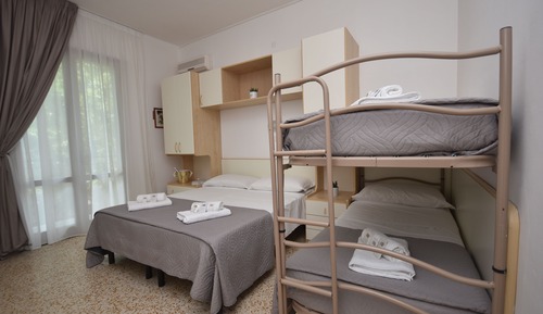 Habitación cuádruple estándar