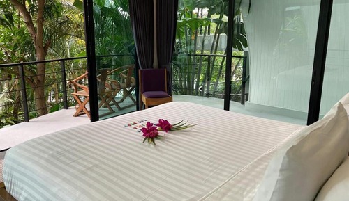 Habitación superior, vistas al jardín (A5)