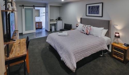 Habitación doble superior, 1 cama de matrimonio, baño privado, vistas al jardín