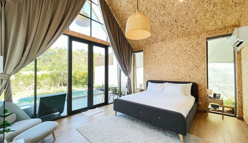 Villa Deluxe