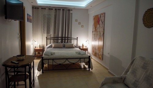 Estudio de diseño, 1 cama de matrimonio con sofá cama, planta baja