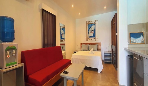 Habitación triple Deluxe, 1 habitación, vistas a la piscina, junto a la piscina