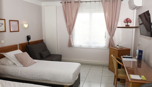 Habitación superior con 1 cama doble o 2 individuales, 2 camas individuales