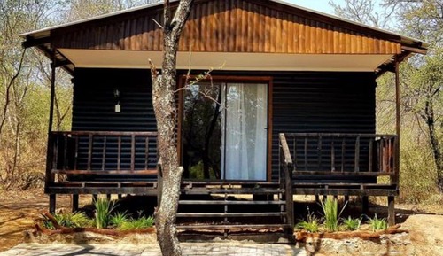 Hummingbird Cabin (River Front)