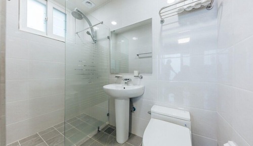 Habitación (White 202)