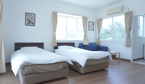 Habitación con 2 camas individuales