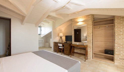 Signature Attic Suite, 2 Bedrooms, Partial Sea View