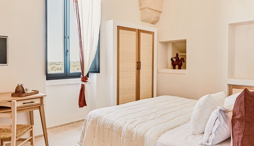 Habitación superior con 1 cama doble o 2 individuales, vistas al mar